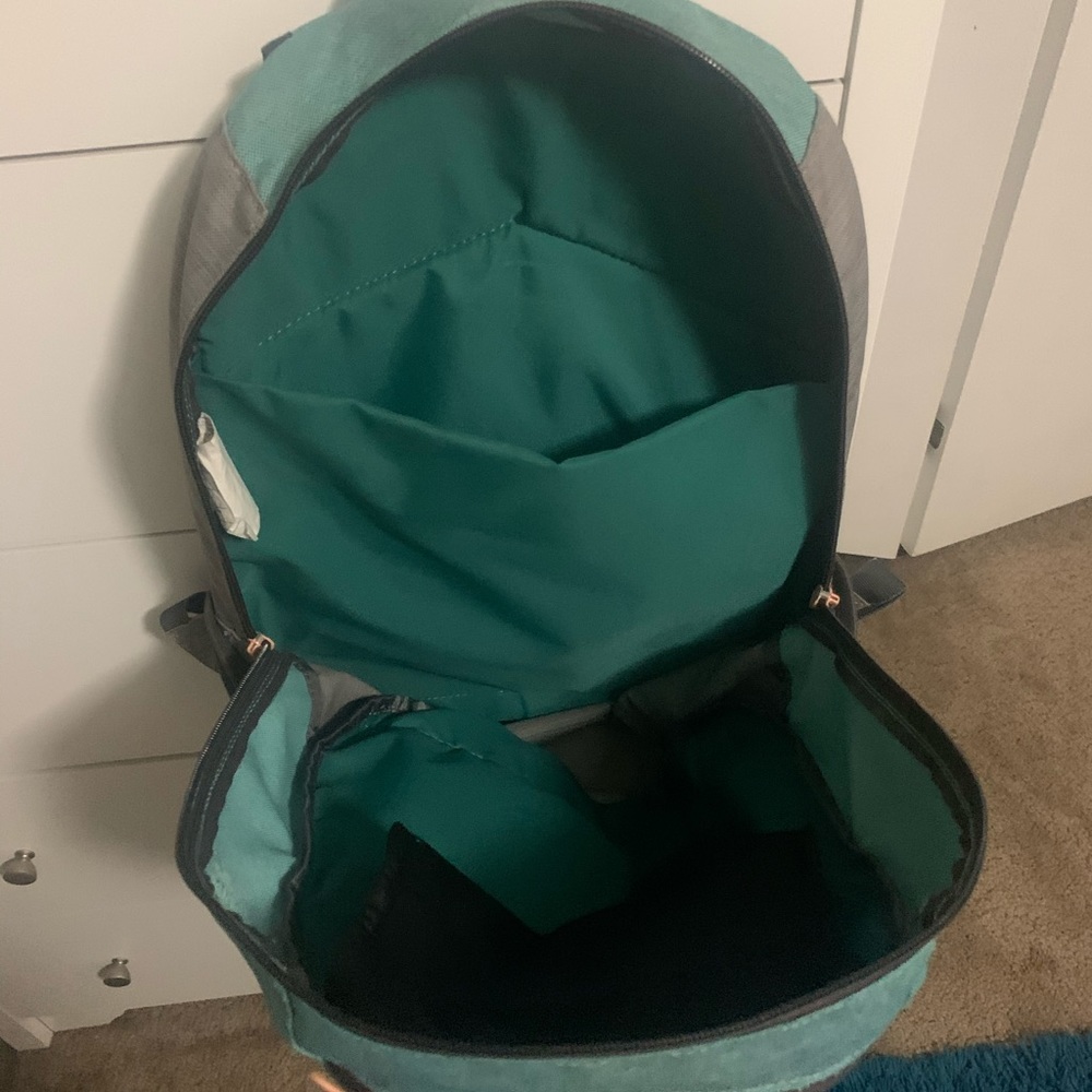 Dakine backpack - Picture 3 of 4
